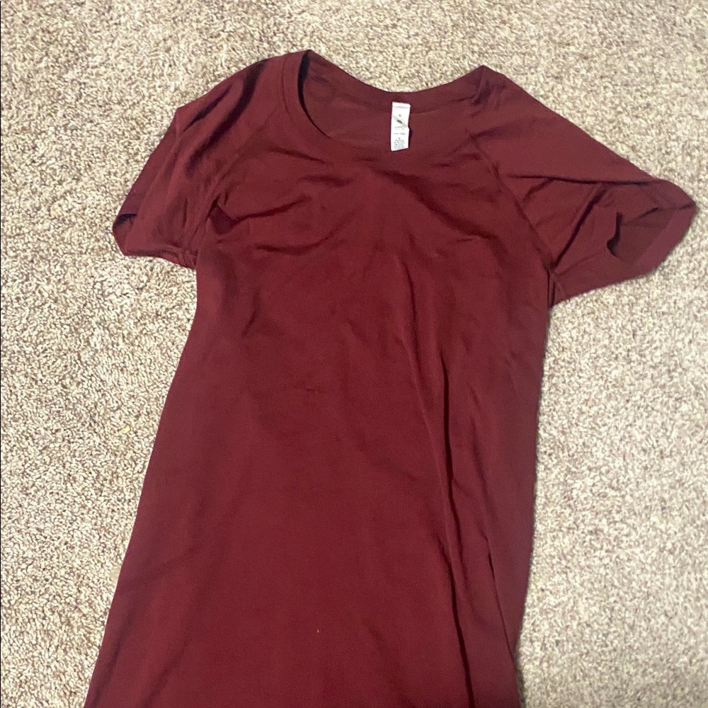 Lululemon Athletica Maroon Short Sleeve Tee
